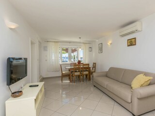 Apartment Okrug Gornji Features 14