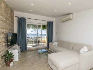 Apartment Okrug Gornji Features 12