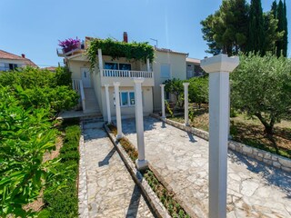 Apartment Okrug Gornji Features 13