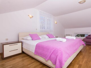 Apartment Okrug Gornji Features 12