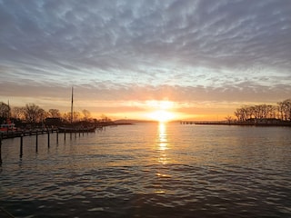 Sonnenaufgang Lauterbach Hafen