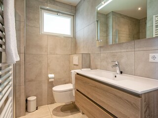 Badezimmer 2