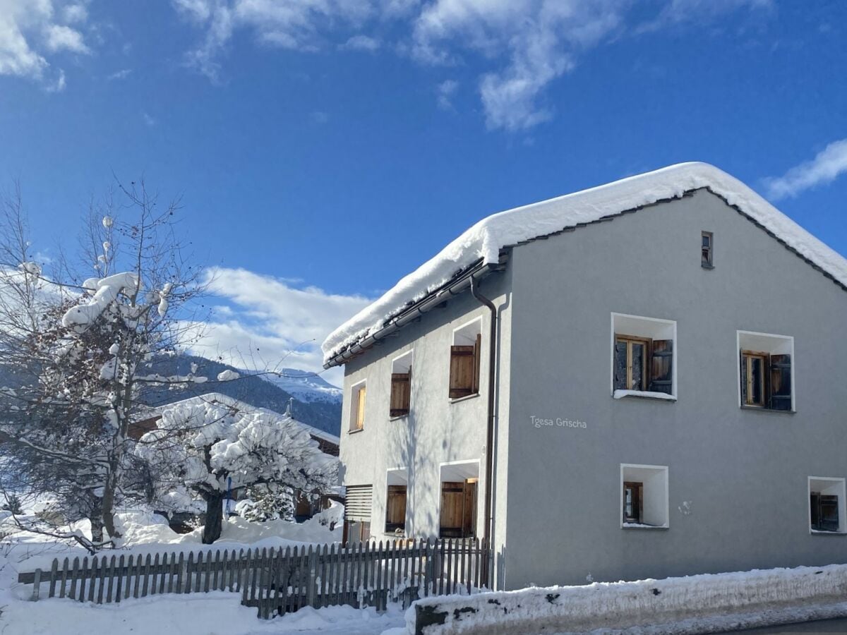 Ferienwohnung Lantsch/Lenz Außenaufnahme 1