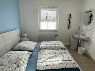 Schlafzimmer 2