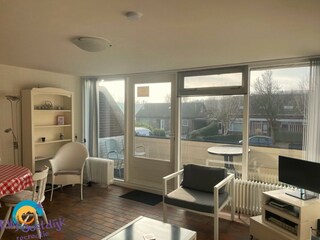 Wohnzimmer mit Balkon