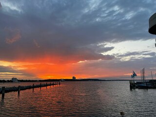 Sonnenuntergang vom Niendorfer Hafen