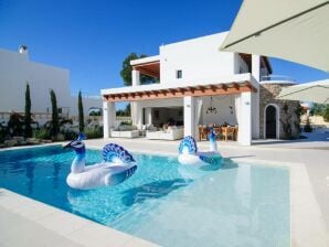 Ferienwohnung 290 m² Ferienhaus ∙ 4 Schlafzimmer ∙ 8 Gäste - Cala Tarida - image1