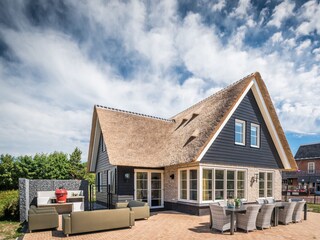 Villa Nes Outdoor Recording 2