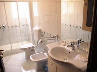 Ferienwohnung Basanija Badezimmer 18