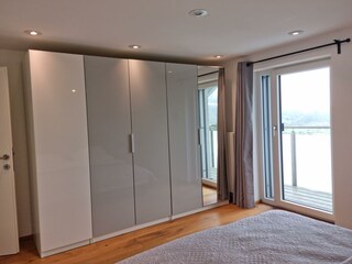 Kleiderschrank Schlafzimmer 1 - OG