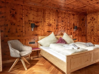 Schlafzimmer 6