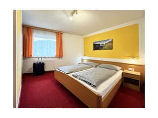 appartements-platzis-montafon_wohnung3_schlafzimme