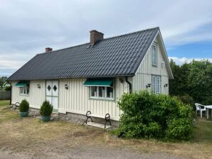 Holiday house 6 person holiday home in MELLBYSTRAND - Laholm - image1