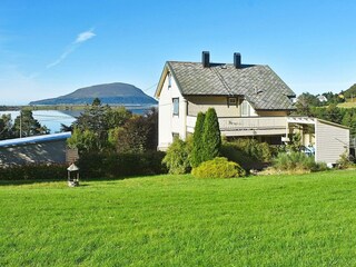 Holiday house Brattvåg Outdoor Recording 3