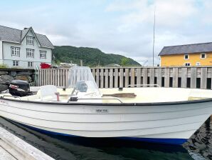 7 Personen Ferienhaus in GURSKØY - Leikong - image1