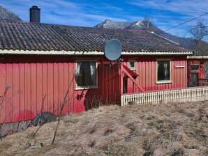 6 Personen Ferienhaus in Halsanaustan - Tustna - image1