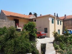 Two bedroom apartment with terrace Vrisnik, Hvar (A-4051-a) - Svirce - image1