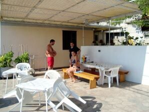 Three bedroom apartment near beach Mali Rat, Omiš (A-2811-a) - Jesenice bei Dugi Rat - image1