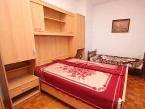 Apartment Three bedroom apartment with terrace Medulin (A-7208-b)