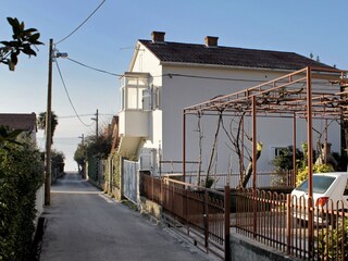 Apartment Kaštel Stari Features 10