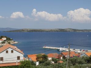 Two bedroom apartment with terrace and sea view Sali, Dugi otok (A-8152-a) - Sali - image1