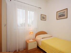 Three bedroom apartment near beach Splitska, Brač (A-2865-a) - Splitska - image1