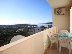 Two bedroom apartment with balcony and sea view Seget Vranjica, Trogir (A-8507-b) - Seget Vranjica - image1