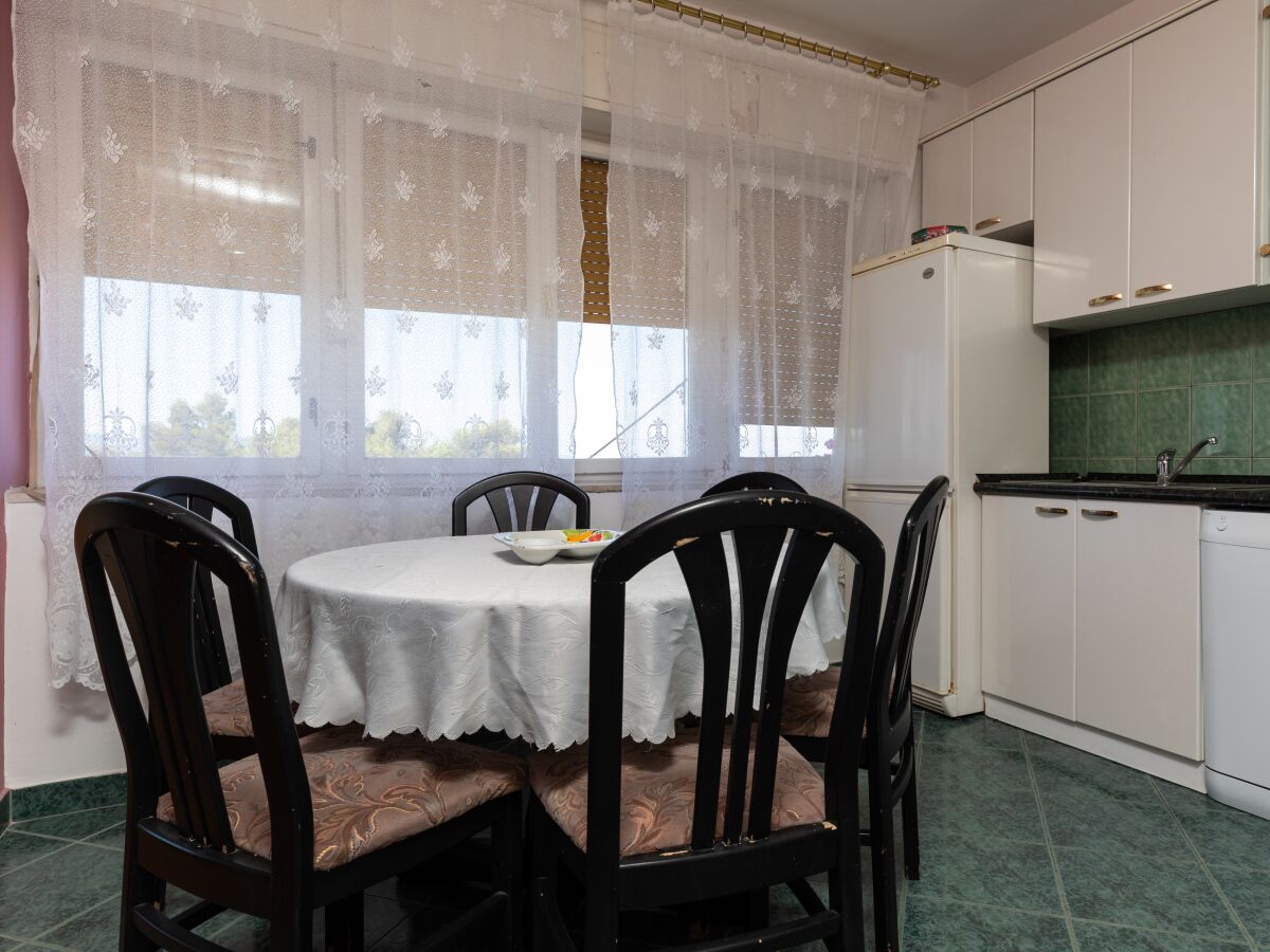 Apartment Jesenice bei Dugi Rat Ausstattung 1