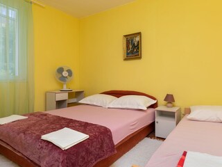 Apartment Jesenice bei Dugi Rat Features 7