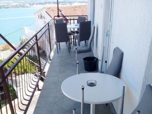 Three bedroom apartment with balcony and sea view Mastrinka, Čiovo (A-9428-a) - Mastrinka - image1