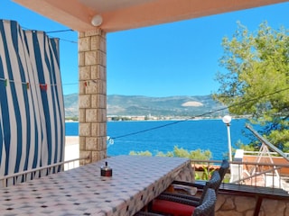 Apartment Arbanija Features 4