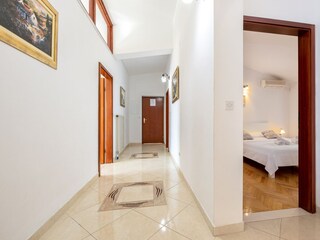 Apartment Duće Features 12