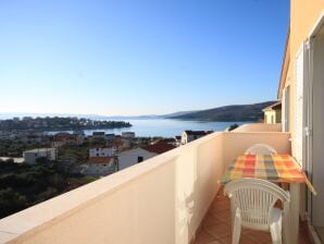 Two bedroom apartment with balcony and sea view Seget Vranjica, Trogir (A-8507-c) - Seget Vranjica - image1