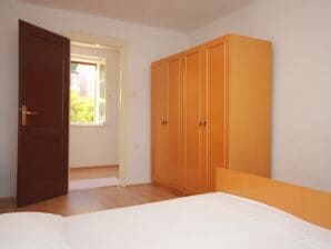 One bedroom apartment with balcony Vis (A-8435-a) - Vis (Town) - image1