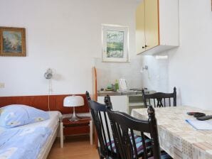 One bedroom apartment with balcony and sea view Tučepi, Makarska (A-2676-b) - Tucepi - image1