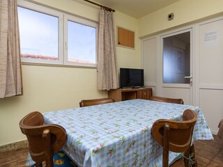 Apartment Jesenice bei Dugi Rat Features 8