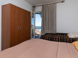 Apartment Jesenice bei Dugi Rat Features 12