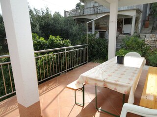 Apartment Gdinj Features 8