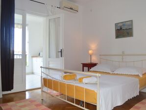 Two bedroom apartment with balcony Makarska (A-11361-a) - Makarska - image1