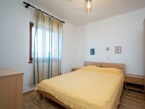 Two bedroom apartment near beach Veli Rat, Dugi otok (A-438-d) - Verunić - image1