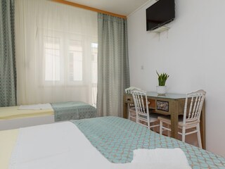 Apartment Dugi Rat Features 13