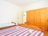 Apartment Jesenice bei Dugi Rat Features 1