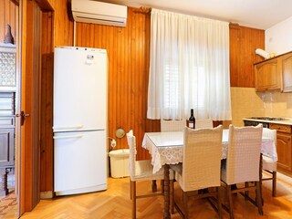 Apartment Jesenice bei Dugi Rat Ausstattung 11