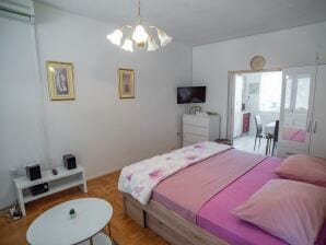 Three bedroom apartment near beach Sumpetar, Omiš (A-2808-c) - Jesenice bei Dugi Rat - image1