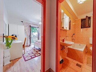 Apartment Orebic Features 16