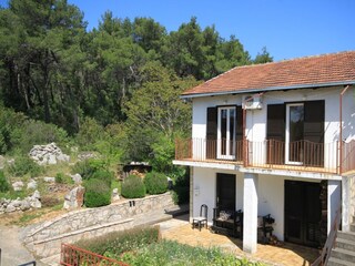 Apartment Vrboska Features 6