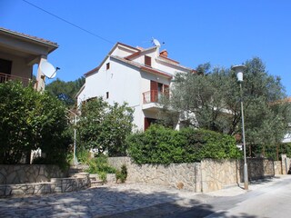 Apartment Vrboska Features 7