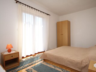 Apartment Vrboska Features 9