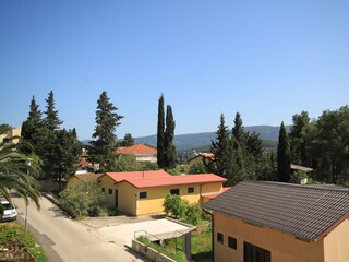 Apartment Vrboska Features 12