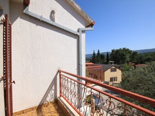 Apartment Vrboska Features 16